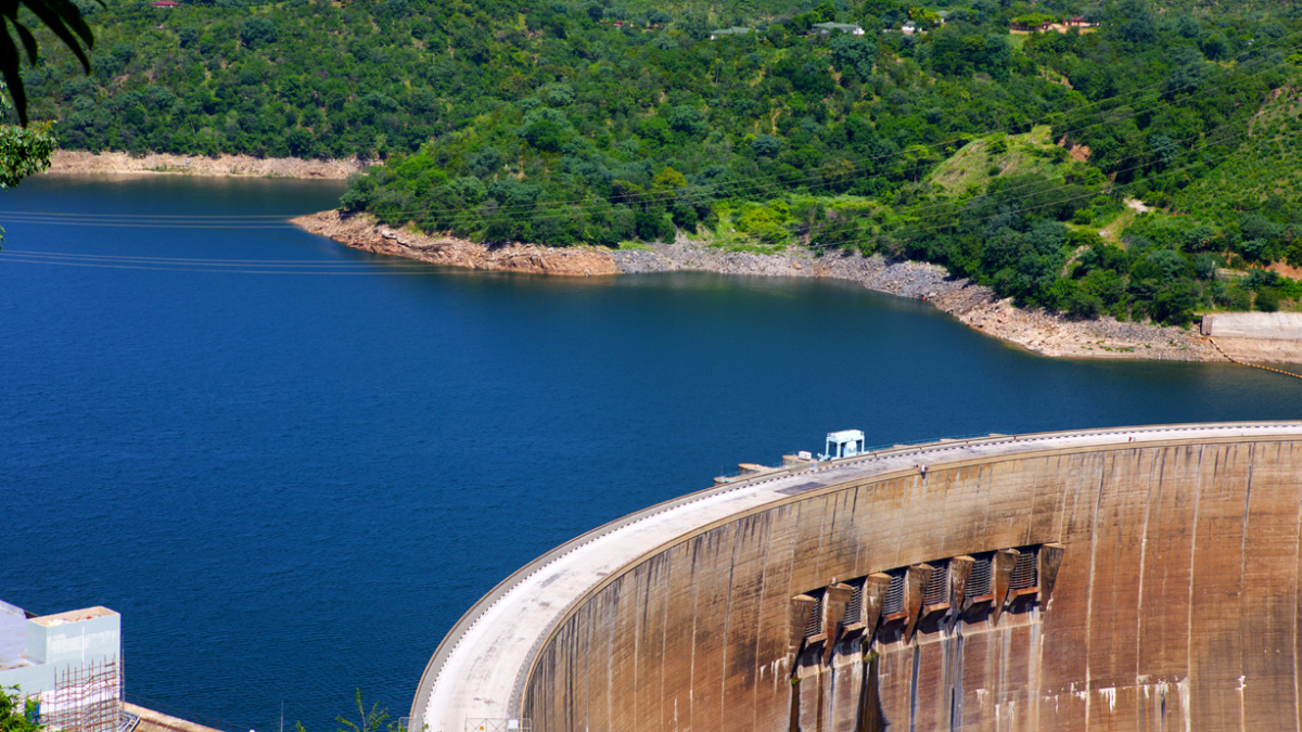 WORLD STEPS UP RENEWABLE ENERGY